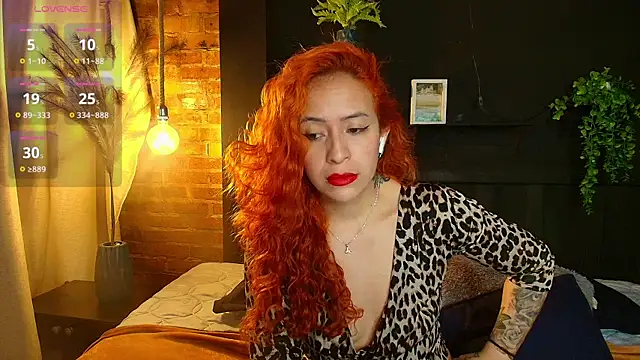 Snapshot of sahra_taylor_ chatting on December 18, 2025, 2:43 pm sahra taylor online show from December 18, 2025, 2:43 pm