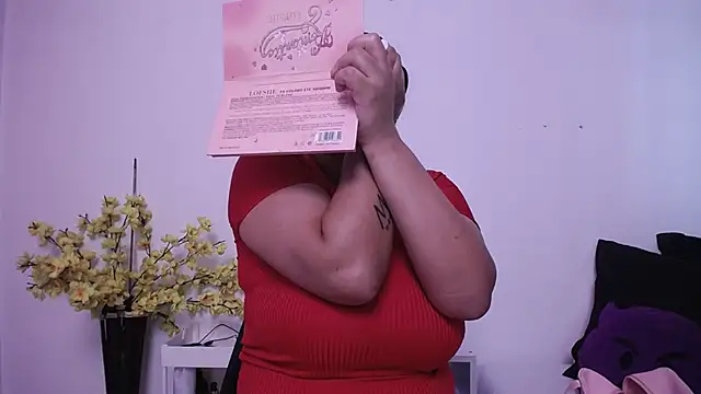 Nicol Love0 online show from February 18, 2026, 12:45 pm