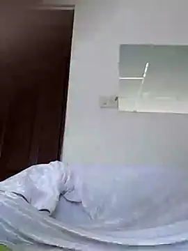 Snapshot of GilberMxx chatting on December 16, 2025, 4:44 pm GilberMxx online show from December 16, 2025, 4:44 pm