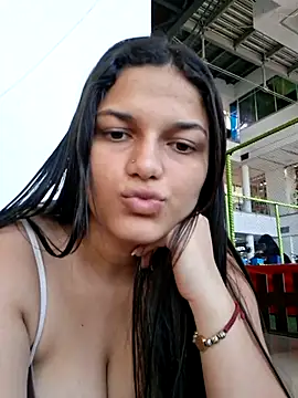 Snapshot of girl_milk1 chatting on April 22, 2026, 5:20 pm girl milk1 online show from April 22, 2026, 5:20 pm