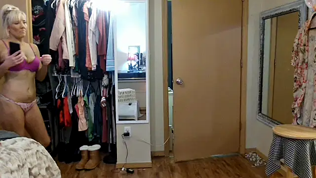 Snapshot of BluEyeGemini333 chatting on September 27, 2025, 7:53 pm BluEyeGemini333 online show from September 27, 2025, 7:53 pm