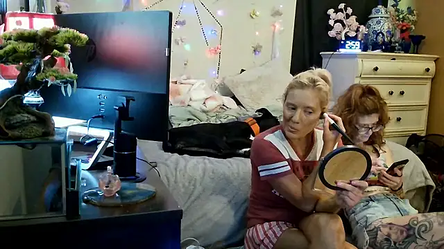 Snapshot of BluEyeGemini333 chatting on September 29, 2025, 5:07 pm BluEyeGemini333 online show from September 29, 2025, 5:07 pm