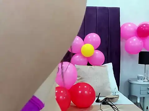 MadelineBeckert online show from April 2, 2026, 11:39 am