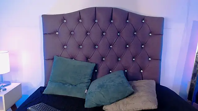 kitii we3d online show from March 11, 2025, 5:24 am