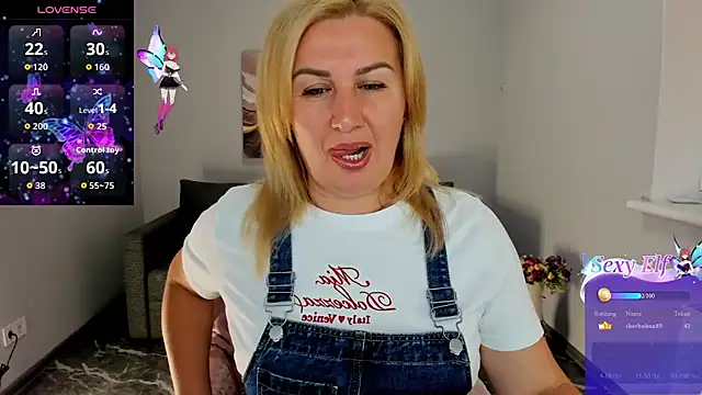 Lili Crossi online show from July 6, 2026, 5:58 am
