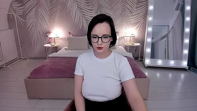 Snapshot of StellaGloww chatting on March 7, 2025, 11:29 am StellaGloww online show from March 7, 2025, 11:29 am