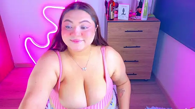 Snapshot of Rebeca_charme21 chatting on September 28, 2025, 6:42 am Rebeca charme21 online show from September 28, 2025, 6:42 am