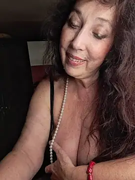 Snapshot of GypsyEsmeralda chatting on May 27, 2026, 4:47 pm GypsyEsmeralda online show from May 27, 2026, 4:47 pm