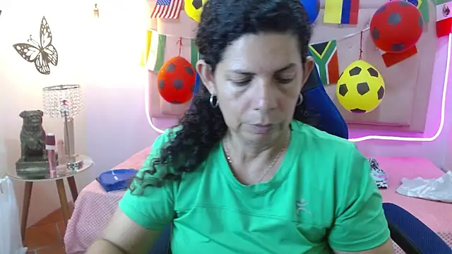 Snapshot of sila_bolum chatting on July 4, 2026, 6:45 pm sila bolum online show from July 4, 2026, 6:45 pm