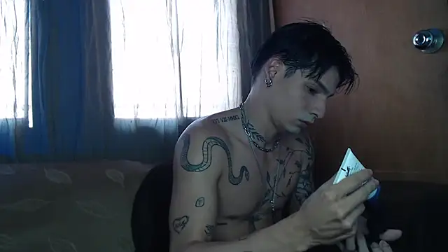 Snapshot of Apolo_Hidalgo01 chatting on February 4, 2026, 7:53 pm Apolo Hidalgo01 online show from February 4, 2026, 7:53 pm