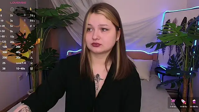 Snapshot of Alice_Walters chatting on December 5, 2025, 1:43 pm Alice Walters online show from December 5, 2025, 1:43 pm