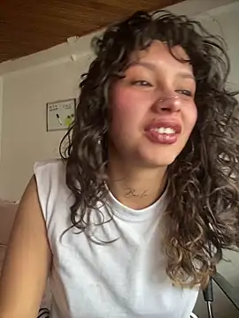 Snapshot of Andi9_ chatting on November 10, 2025, 8:14 pm Andi9 online show from November 10, 2025, 8:14 pm