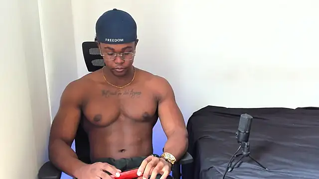 AdonisKnight online show from February 5, 2025, 3:31 pm