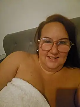 Bekahblows online show from October 6, 2025, 9:48 pm