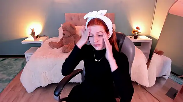 Nora Vennucci online show from October 31, 2025, 7:32 pm