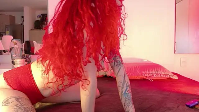 Snapshot of Borbala_Iggy chatting on October 25, 2025, 10:32 pm Borbala Iggy online show from October 25, 2025, 10:32 pm