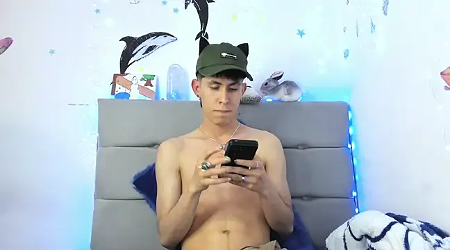 Snapshot of andrew_uwu_ chatting on December 23, 2024, 4:55 am andrew uwu online show from December 23, 2024, 4:55 am