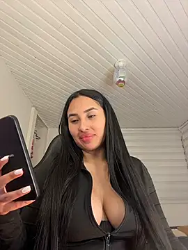 Snapshot of Anily_Lovely chatting on November 7, 2025, 12:48 am Anily Lovely online show from November 7, 2025, 12:48 am