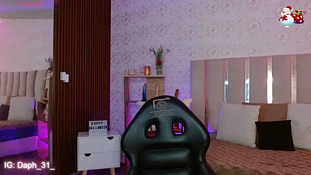 Daphnne tay online show from November 12, 2025, 3:32 am