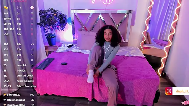 Daphnne tay online show from March 20, 2025, 3:02 am