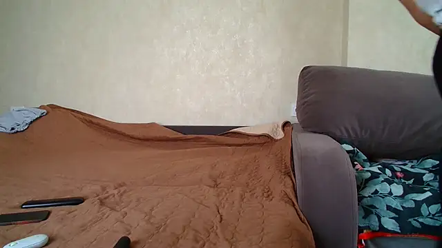 Brionia online show from April 21, 2026, 5:58 am