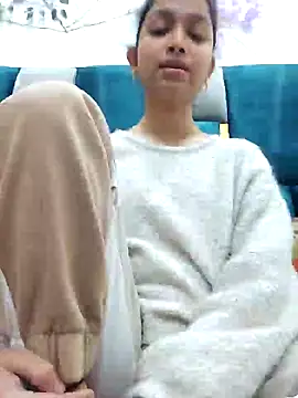 Snapshot of Aleena_Rai chatting on February 11, 2025, 6:33 pm Aleena Rai online show from February 11, 2025, 6:33 pm