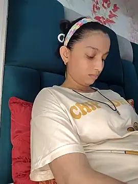 Snapshot of Aleena_Rai chatting on September 18, 2025, 7:17 pm Aleena Rai online show from September 18, 2025, 7:17 pm