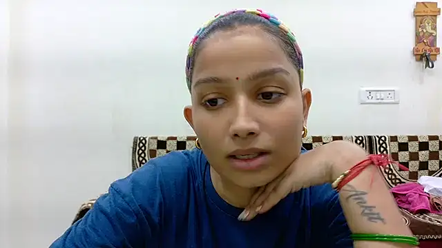 Snapshot of Aleena_Rai chatting on October 4, 2025, 6:20 pm Aleena Rai online show from October 4, 2025, 6:20 pm