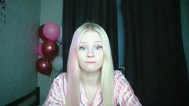 Snapshot of lisa_barbie chatting on December 5, 2024, 12:28 pm lisa barbie online show from December 5, 2024, 12:28 pm