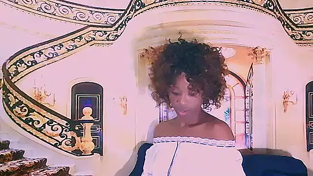 Snapshot of EbonyCreamy69 chatting on January 29, 2025, 6:17 pm EbonyCreamy69 online show from January 29, 2025, 6:17 pm