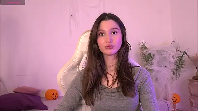 Snapshot of tender_babyy chatting on October 31, 2025, 12:35 pm tender babyy online show from October 31, 2025, 12:35 pm