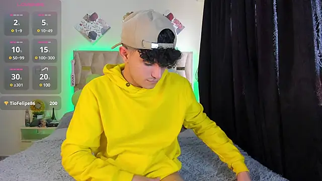 Snapshot of patrick_sanzz chatting on March 14, 2025, 8:28 pm patrick sanzz online show from March 14, 2025, 8:28 pm