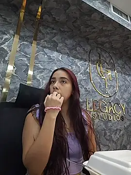 HayleyMarshall  online show from July 10, 2026, 2:39 pm