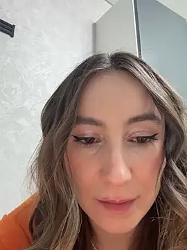 Snapshot of viviandaimond1 chatting on March 3, 2026, 4:36 pm viviandaimond1 online show from March 3, 2026, 4:36 pm