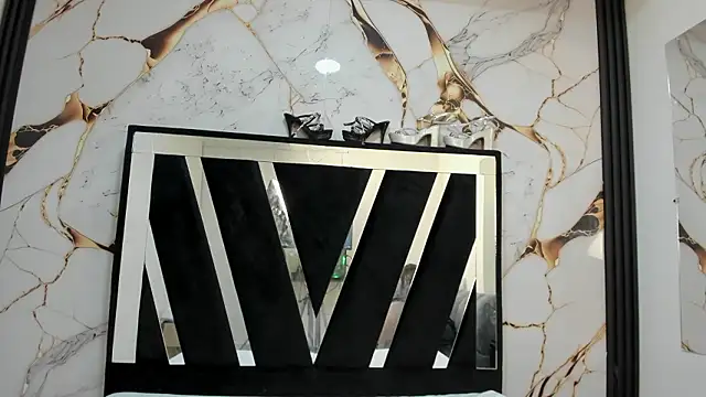 KarinaSimonz online show from February 17, 2026, 7:44 pm