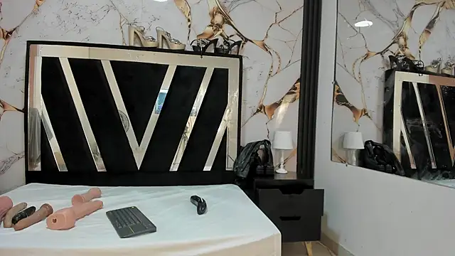 KarinaSimonz online show from December 5, 2025, 8:28 pm