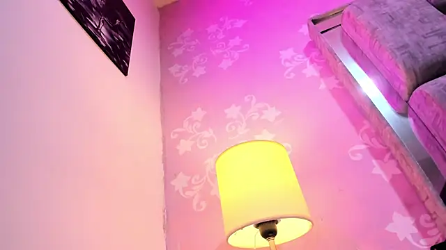 KarinaSimonz online show from April 6, 2026, 2:51 am