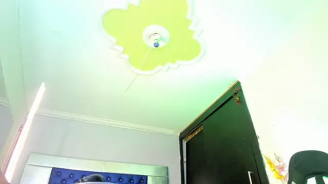 Snapshot of Eyleen_Santos chatting on April 10, 2026, 7:21 pm Eyleen Santos online show from April 10, 2026, 7:21 pm