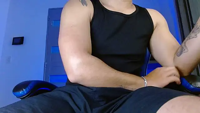 Snapshot of SexyBoy-Bigclit chatting on June 21, 2026, 12:44 pm SexyBoy-Bigclit online show from June 21, 2026, 12:44 pm