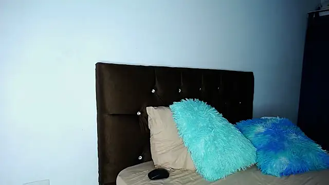 Snapshot of Sweet_hot_mia chatting on November 4, 2025, 12:53 pm Sweet hot mia online show from November 4, 2025, 12:53 pm