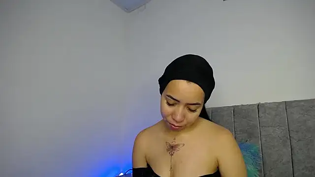 Sweet hot mia online show from April 20, 2026, 2:18 pm