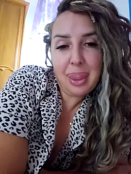 Snapshot of MariaRichi_ chatting on September 10, 2025, 7:29 am MariaRichi online show from September 10, 2025, 7:29 am