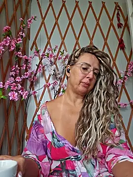 Snapshot of MariaRichi_ chatting on September 23, 2025, 7:26 am MariaRichi online show from September 23, 2025, 7:26 am