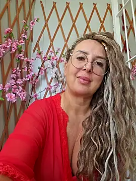 Snapshot of MariaRichi_ chatting on September 21, 2025, 8:08 am MariaRichi online show from September 21, 2025, 8:08 am