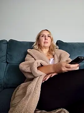 MariaRichi  online show from November 21, 2025, 8:02 am