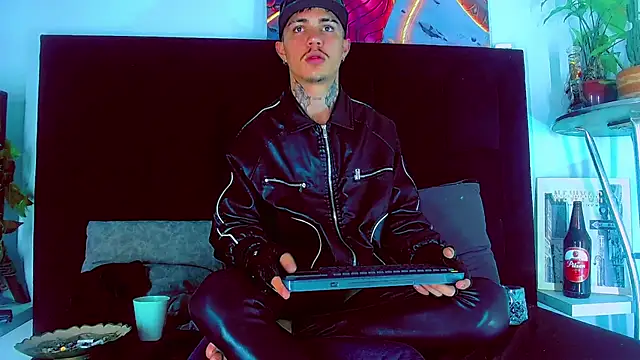 Snapshot of HannibalLester chatting on November 30, 2025, 4:19 pm HannibalLester online show from November 30, 2025, 4:19 pm