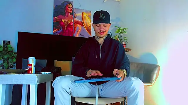 HannibalLester online show from December 18, 2025, 4:06 am