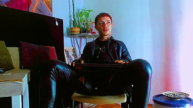 Snapshot of HannibalLester chatting on December 14, 2025, 4:34 pm HannibalLester online show from December 14, 2025, 4:34 pm