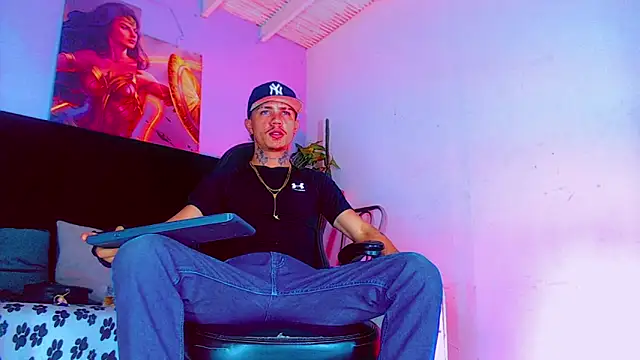 Snapshot of HannibalLester chatting on November 6, 2025, 4:27 am HannibalLester online show from November 6, 2025, 4:27 am