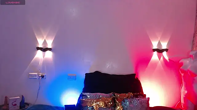 Snapshot of Emili_Roux chatting on November 10, 2025, 12:10 pm Emili Roux online show from November 10, 2025, 12:10 pm